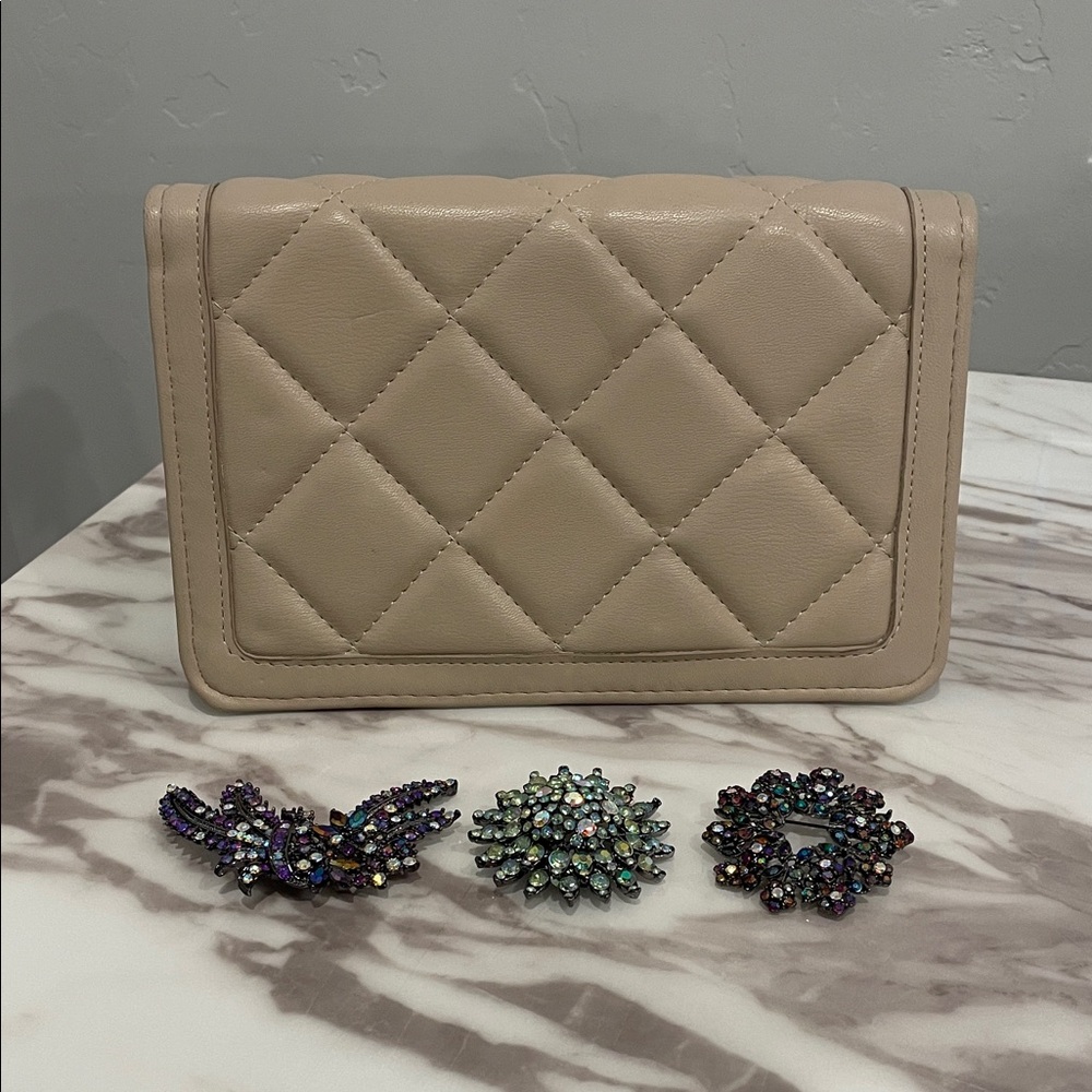 Elegant Beige Quilted Women's Bag